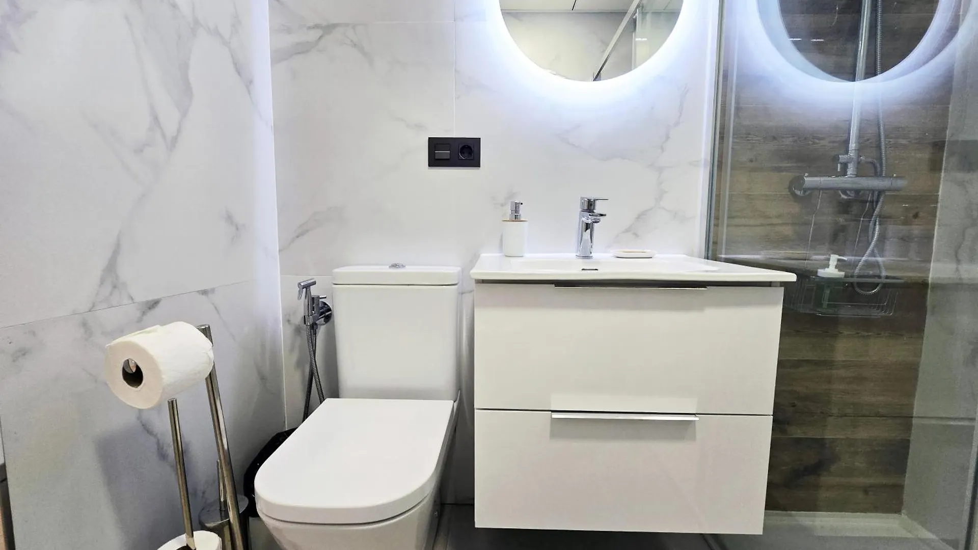 Aa Guest - Biznaga Beach Center Eco Apartment Fuengirola 0*,  Spain